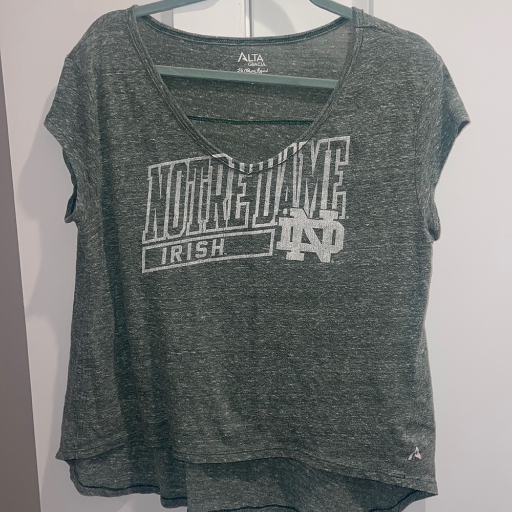 Notre Dame women’s top